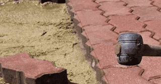 Укладка плитки на песок в Отрадном в октябре