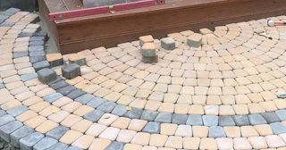Укладка плитки на крыльцо в Отрадном по цене от 870 руб. за м² | ТротуарнаяПлитка
