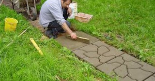 Укладка тротуарной плитки в Отрадном: цены от 870 руб. для частных домов