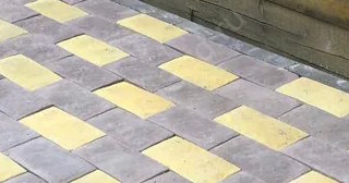 Укладка тротуарной плитки вокруг дома в Отрадном - цены от 870 руб.