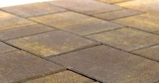 Укладка тротуарной плитки на цементное основание в Отрадном от 870 руб.