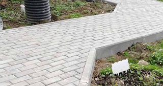 Профессиональная укладка брусчатки в Отрадном в октябре