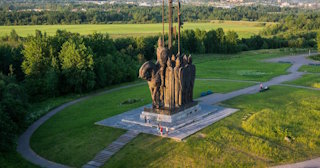 Благоустройство памятников в Отрадном от 978 руб. – компания ТротуарнаяПлитка