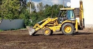Выравнивание рельефа в Отрадном в октябре